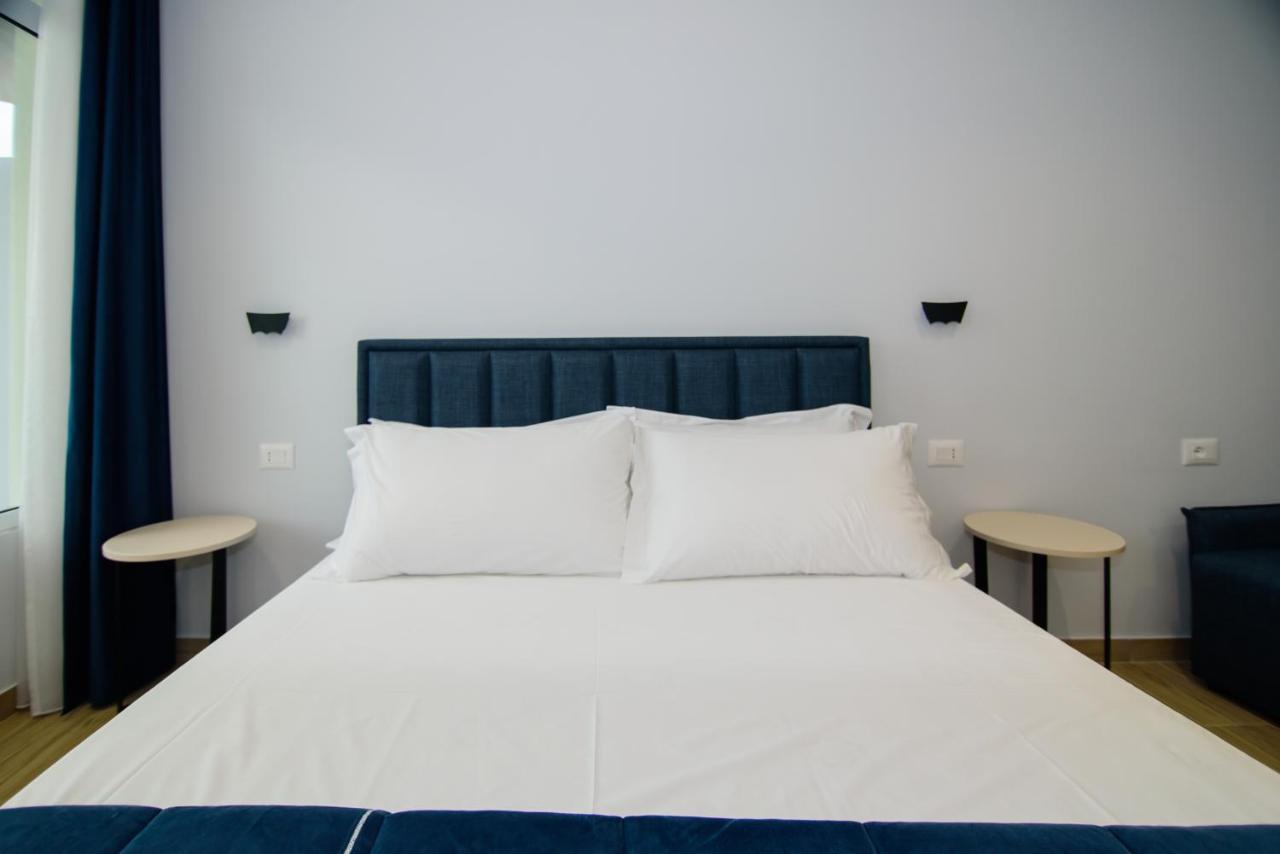 Palm Side Hotel Vlore Exterior photo